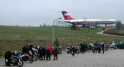 Zwischenstop bei der 'Lady Agnes' in Stölln (MCLB-Osterausfahrt 2004)